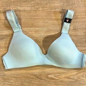 Victoria’s Secret t-shirt bra